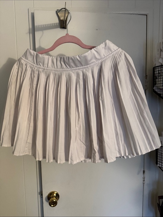 Jessica Simpson Dresses & Skirts - Jessica Simpson White Pleated Circle Skirt